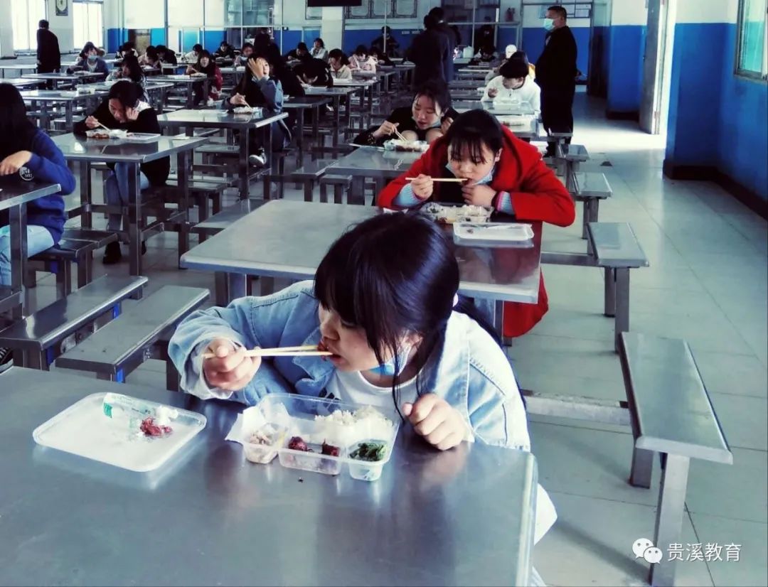 鸿塘中学：加强环境整治 打造美丽校园-3.jpg